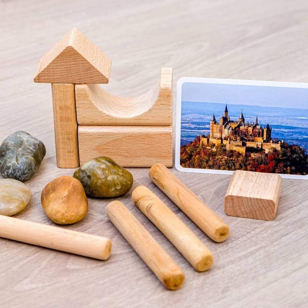 PD Verlag Pictures board game 2020 Spiel des Jahres wooden shapes castle