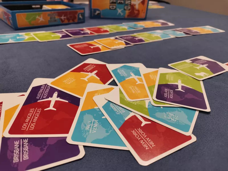 Pegasus Spiele Round the World cards gameplay 