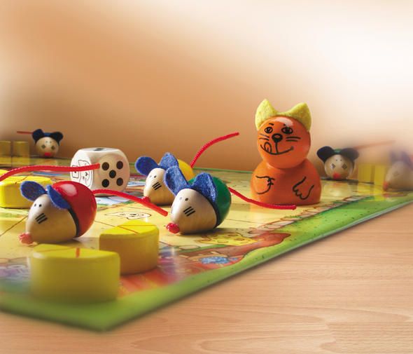 Pegasus Spiele Viva Topo! cat catching mice