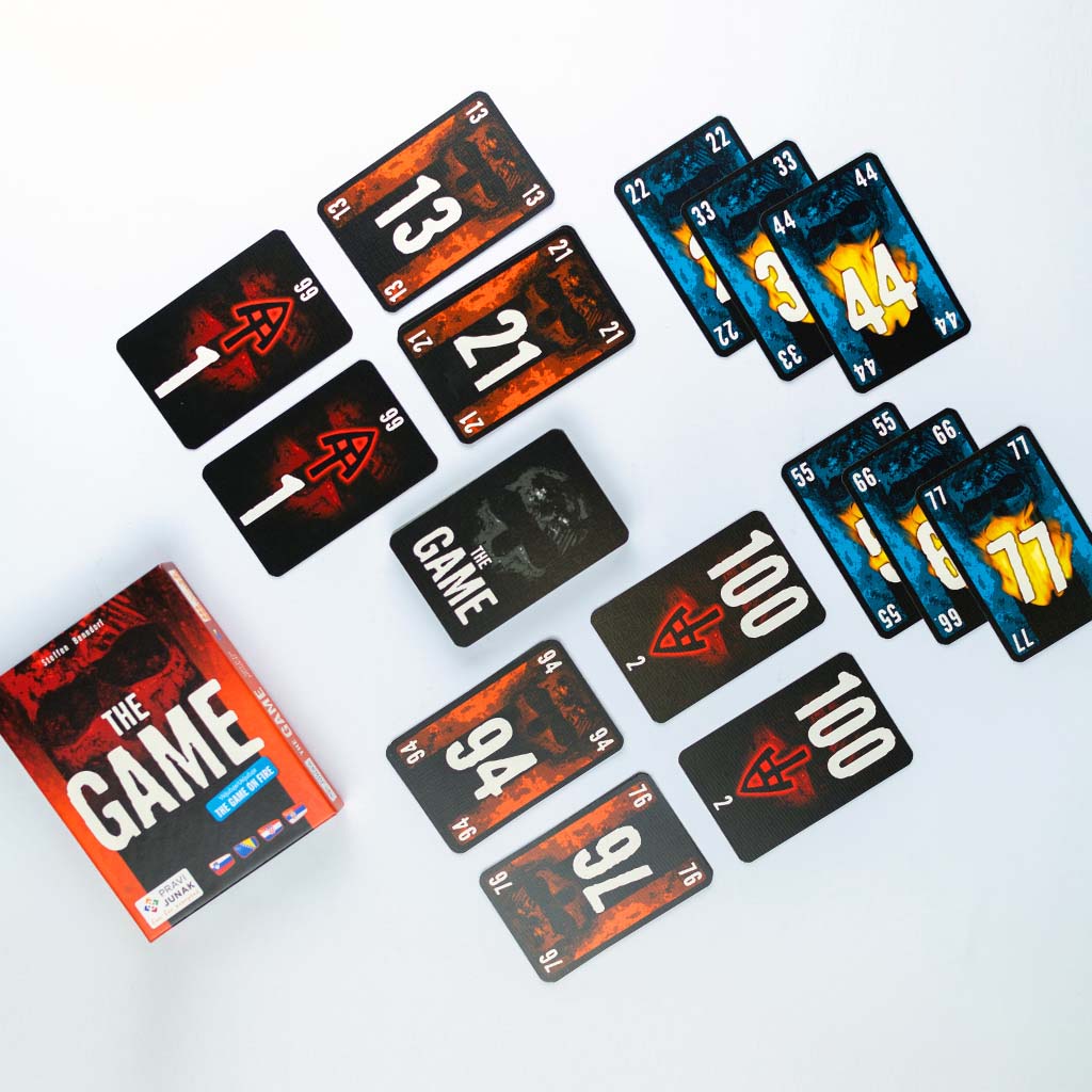 Pravi Junak The Game card game contents top-down shot with The Game on Fire Mini Expansion cards